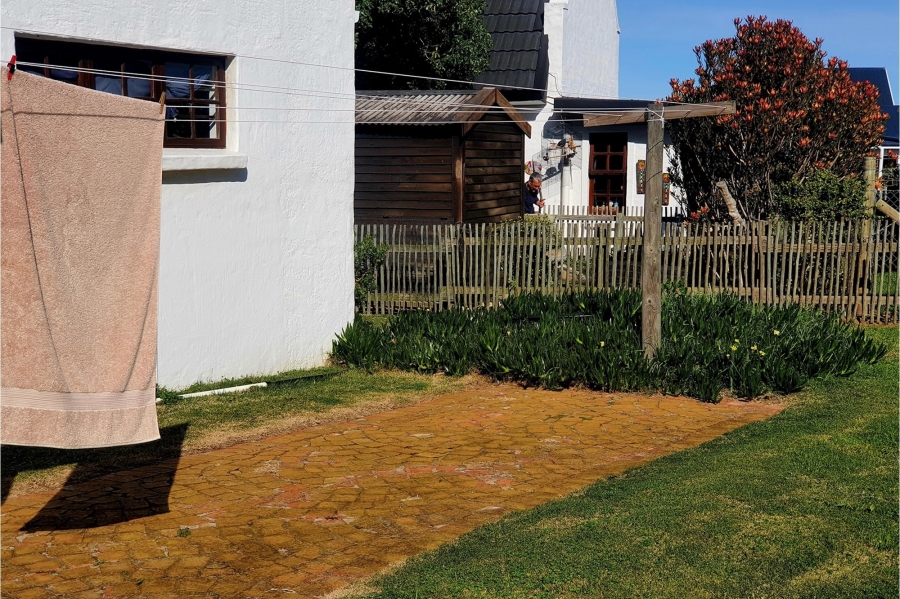 4 Bedroom Property for Sale in Boggomsbaai Western Cape